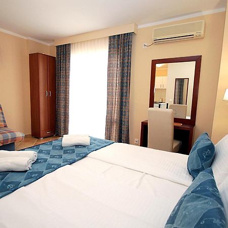 Apartments Villa Mare Mar Sutomore Bagian luar foto