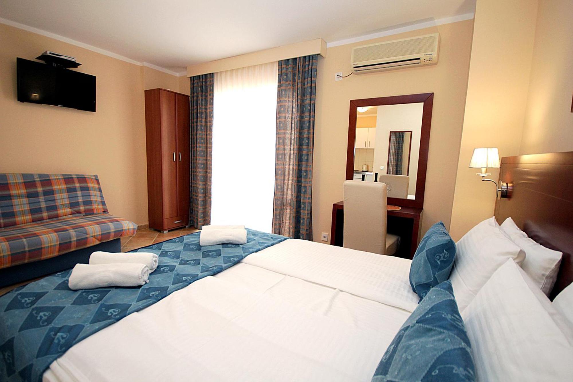 Apartments Villa Mare Mar Sutomore Bagian luar foto